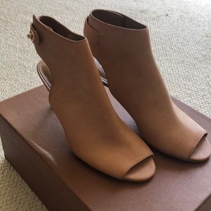 Coach Marietta Burnish Calf (style name) 5.5